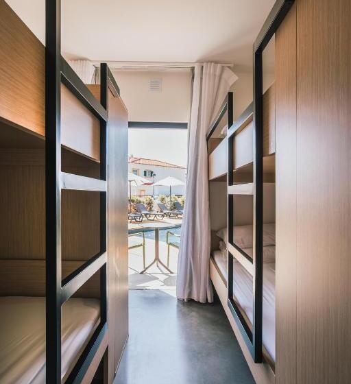 تختخواب در اتاق مشترک, Mute Hostel Porto Covo