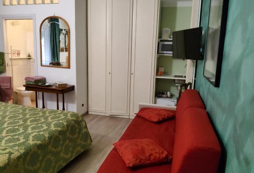 اتاق استاندارد سه نفره, Annadia Sweet Home B&b