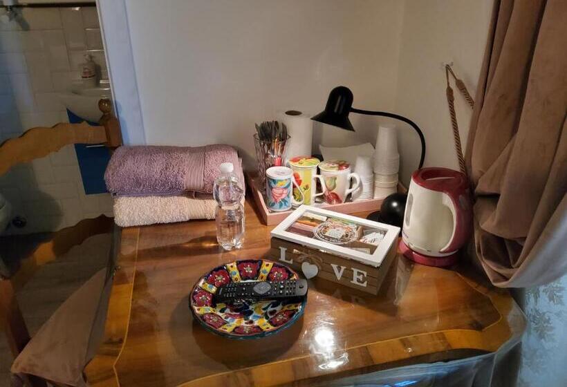 اتاق راحتی سه تخته, Annadia Sweet Home B&b