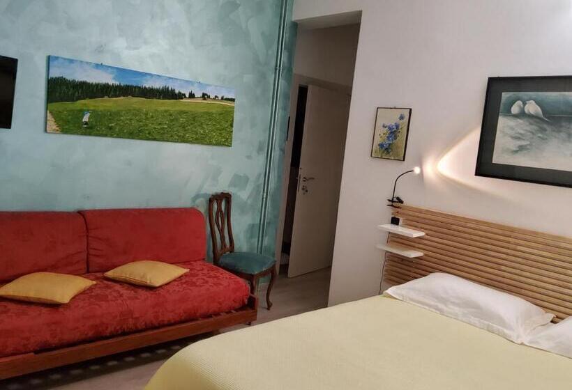 اتاق استاندارد سه نفره, Annadia Sweet Home B&b
