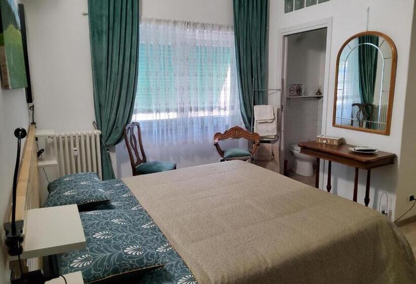 اتاق استاندارد سه نفره, Annadia Sweet Home B&b