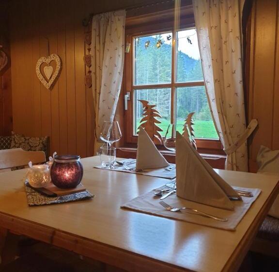 带共用浴室的标准房间, Ammerwald Alm
