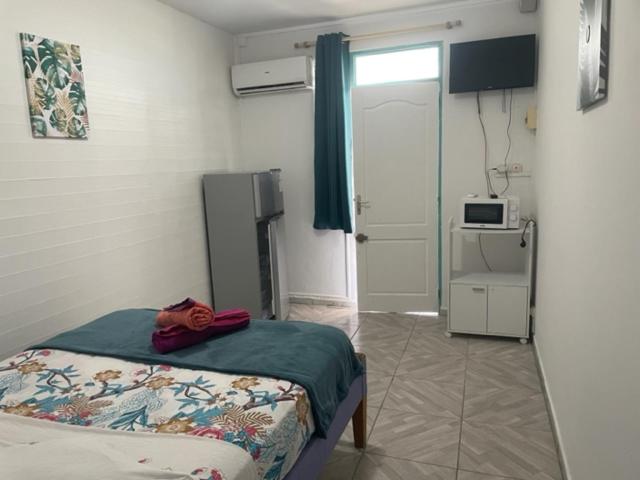 اتاق استاندارد با چشم‌انداز استخر, Residence Chez Marraine Maison Bertili