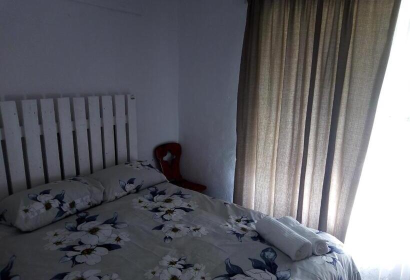 Апартаменты 1 Спальня Нижний Этаж, Spacious 1bed + Braai 13km To Paternoster Beach