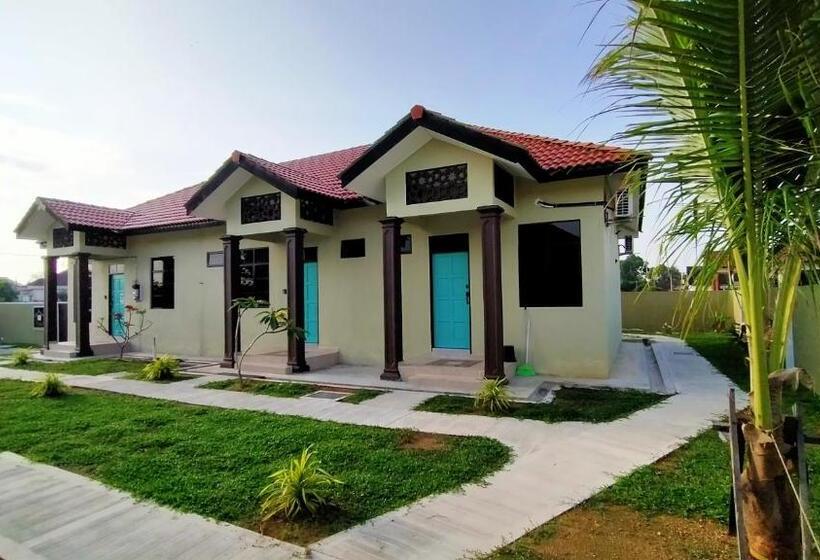 اتاق استاندارد سه نفره, Anjung Ara Suites And Roomstays