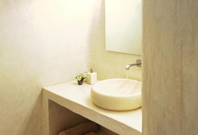 اتاق استاندارد, Kapari Natural Resort