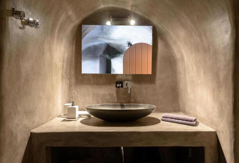 سوییت, Kapari Natural Resort