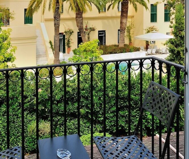اتاق سوپریور با چشم‌انداز باغ, Poseidonion Grand