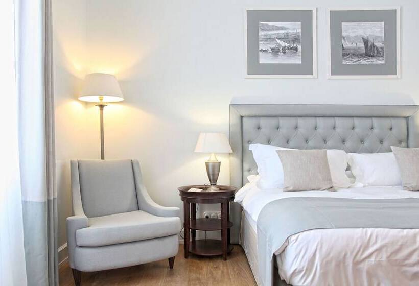 اتاق لوکس با چشم‌انداز دریا, Poseidonion Grand