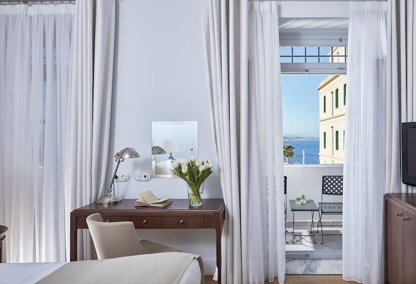 اتاق لوکس با چشم‌انداز دریا, Poseidonion Grand