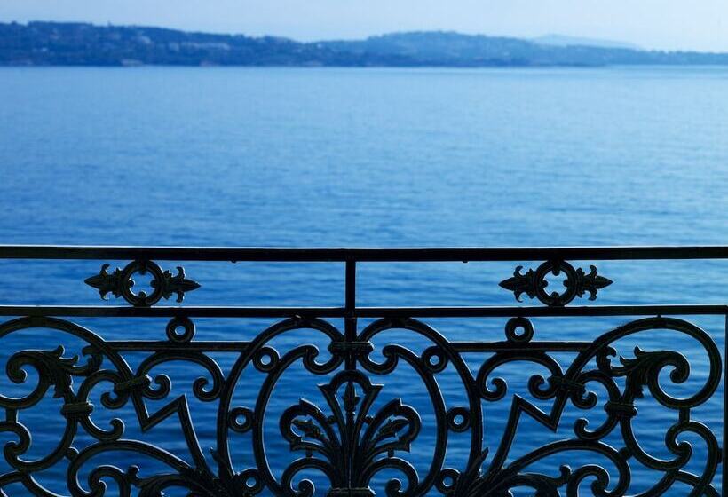 اتاق لوکس با چشم‌انداز دریا, Poseidonion Grand