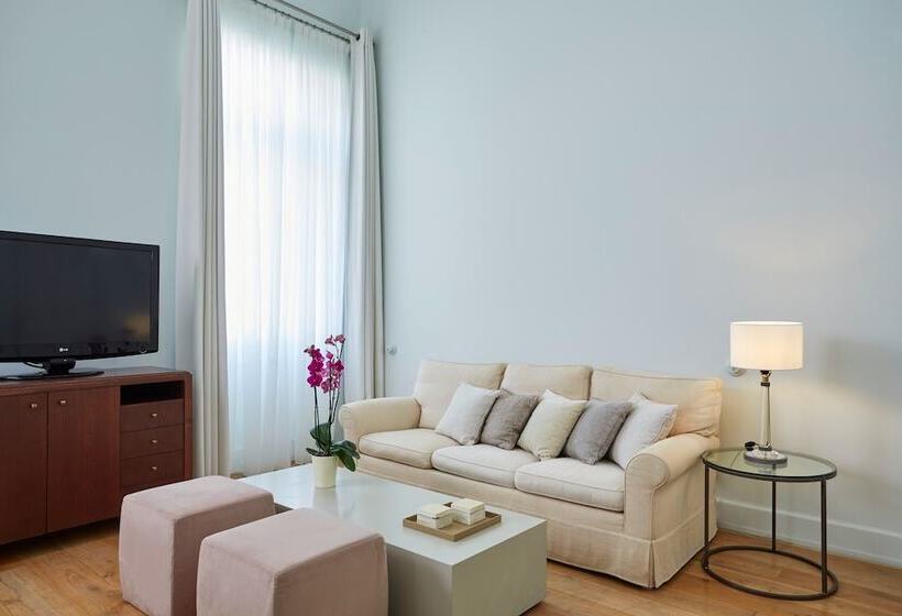 سوییت سوپریور, Poseidonion Grand