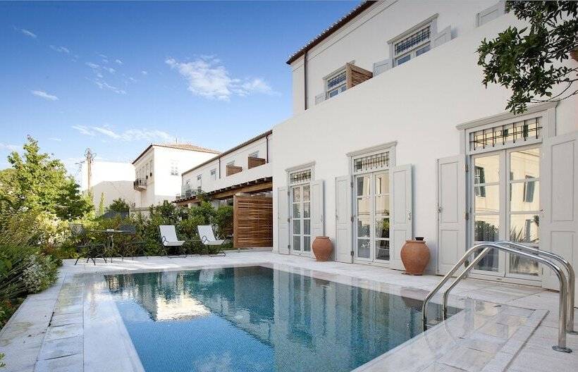 سوییت با استخر, Poseidonion Grand