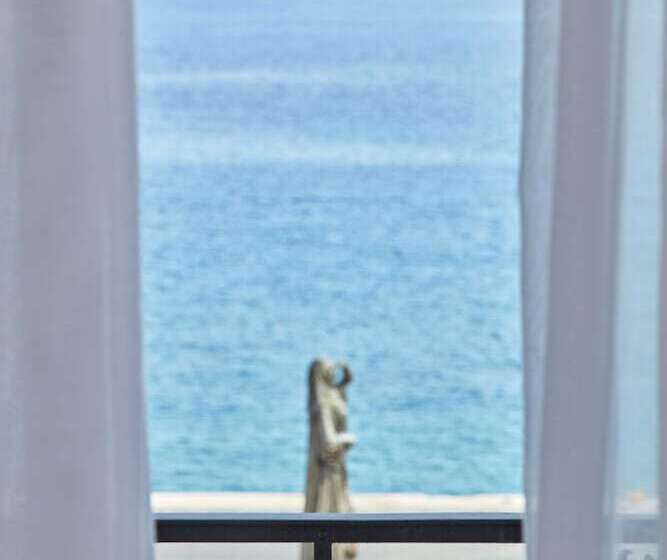 سوییت, Poseidonion Grand