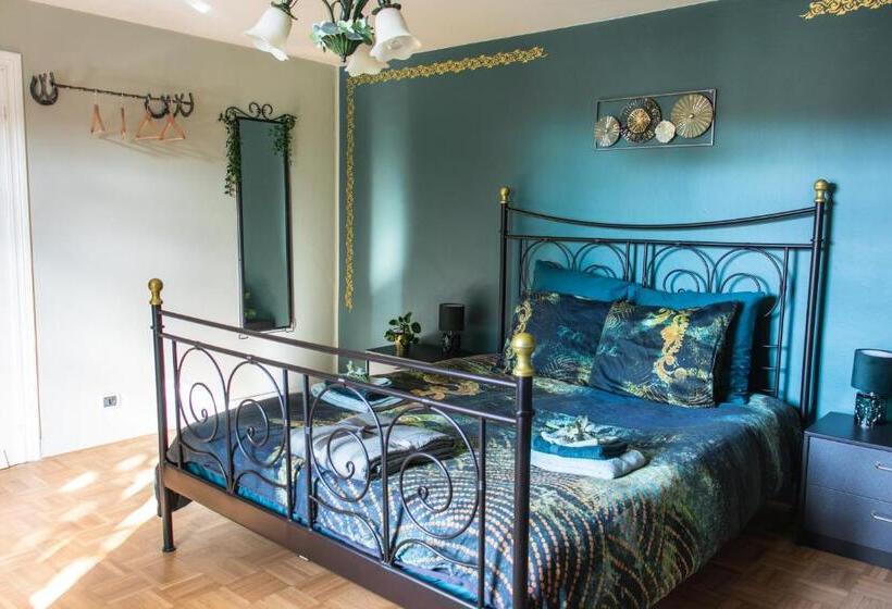 اتاق لوکس با تخت بزرگ, Wings Creek Ranch B&b