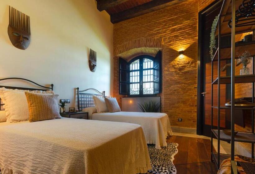 Quarto Estandar, Castillo De Monte La Reina Posada Real & Bodega