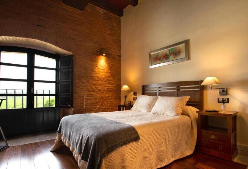 标准间带漩涡浴缸, Castillo De Monte La Reina Posada Real & Bodega