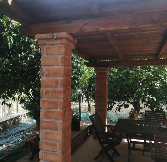 اتاق لوکس با تخت بزرگ, Il Casotto