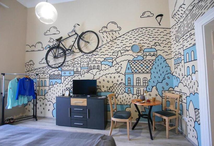 استودیوی استاندارد, Uránia Apartmanház