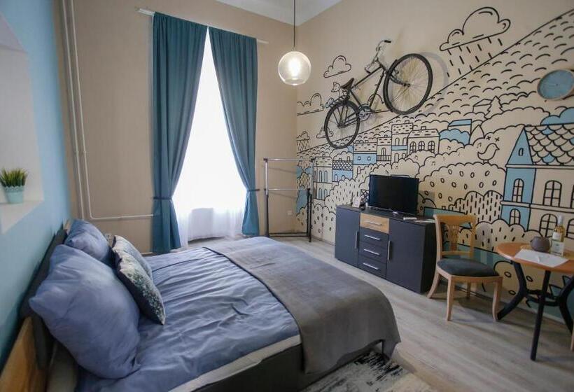 استودیوی استاندارد, Uránia Apartmanház