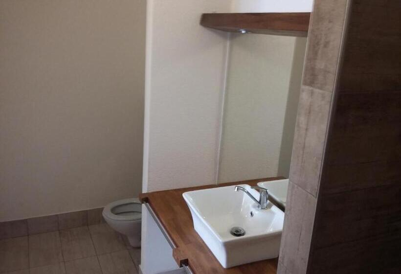 Economy Quadruple Room, Penzion Smrekovica