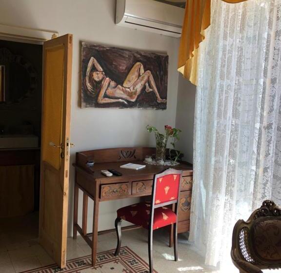 استودیو استاندارد با بالکن, Suite 120