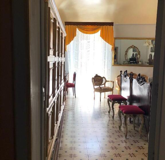 استودیو استاندارد با بالکن, Suite 120