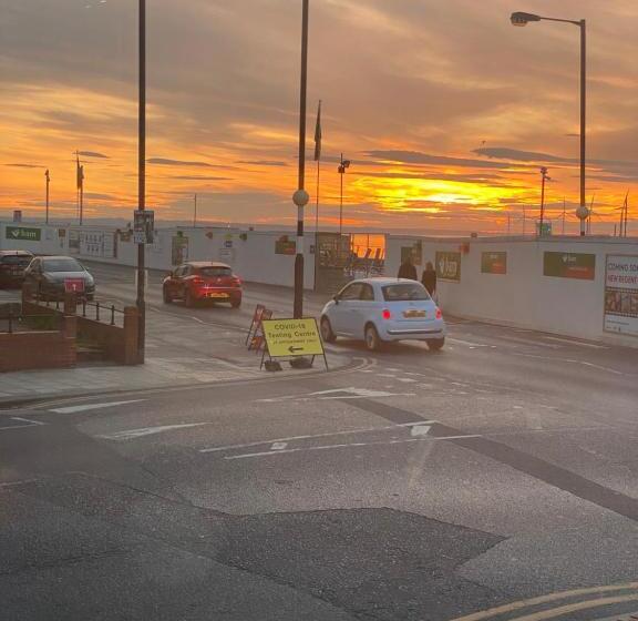 Апартаменты 2 Спальни, Redcar Seaview Apartments