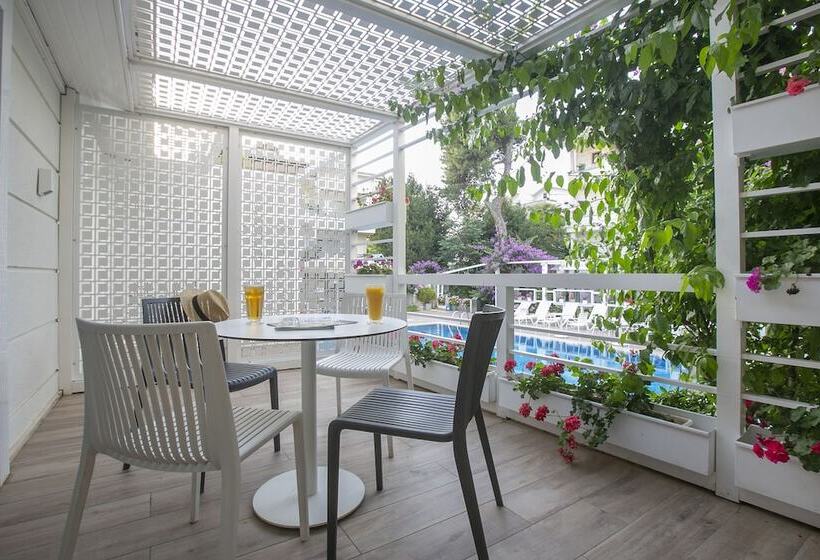 Номер Стандарт, Ascot Hotel Büyükada