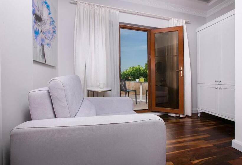 带阳台的豪华间, Ascot Hotel Büyükada