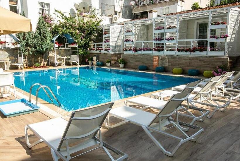 Номер Стандарт, Ascot Hotel Büyükada