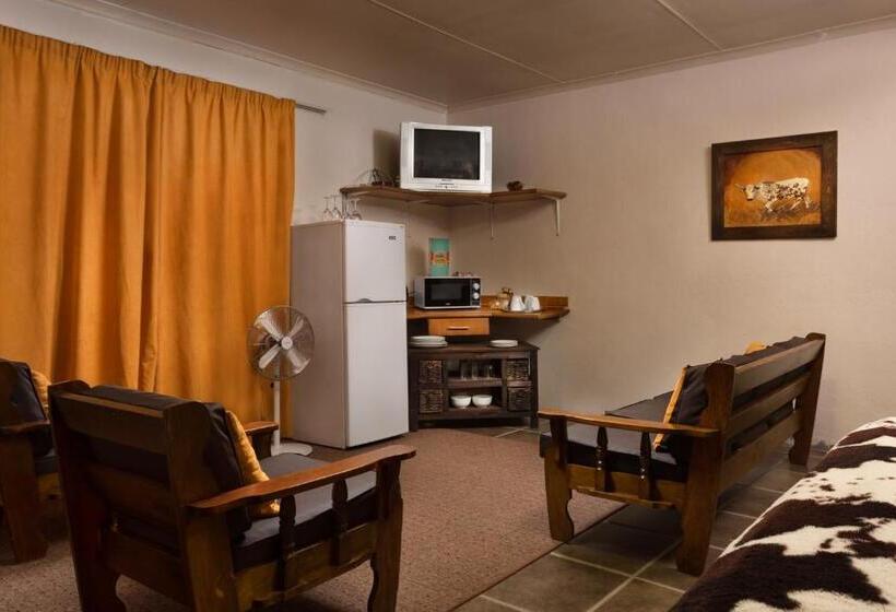 Семейный Номер Вид на Сад, Hillside Guest House