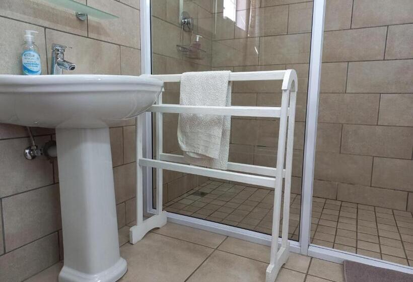 Quarto Estandar, Come Home In Oudtshoorn Self Catering Units