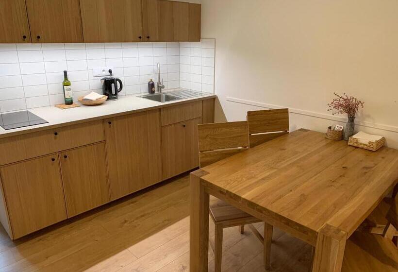 آپارتمان 2 خوابه, Yasna Apartments