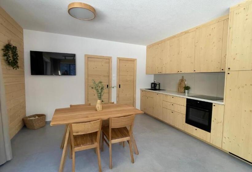 آپارتمان 1 خوابه با تراس, Yasna Apartments