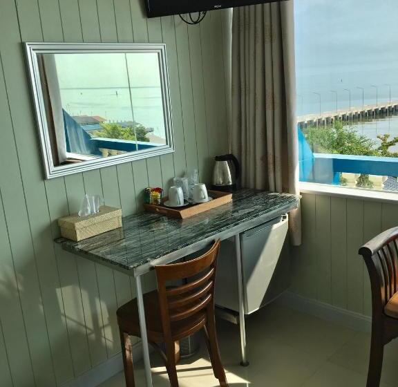 اتاق استاندارد با بالکن و چشم‌انداز دریا, Pierview Rooms