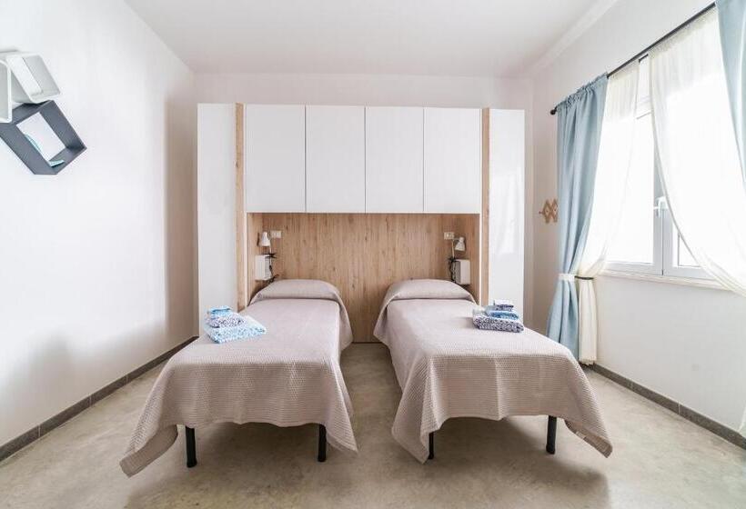 スタンダードルーム, 40° Parallelo Guest House