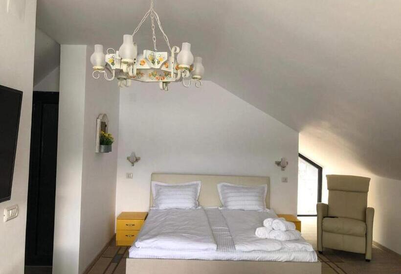 자쿠지 스위트, Noah River House