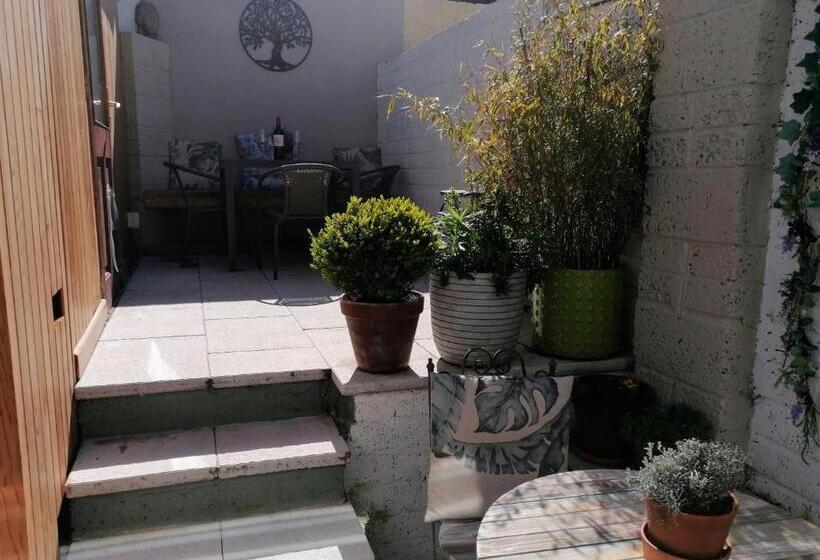 اتاق استاندارد, No 12 B&b