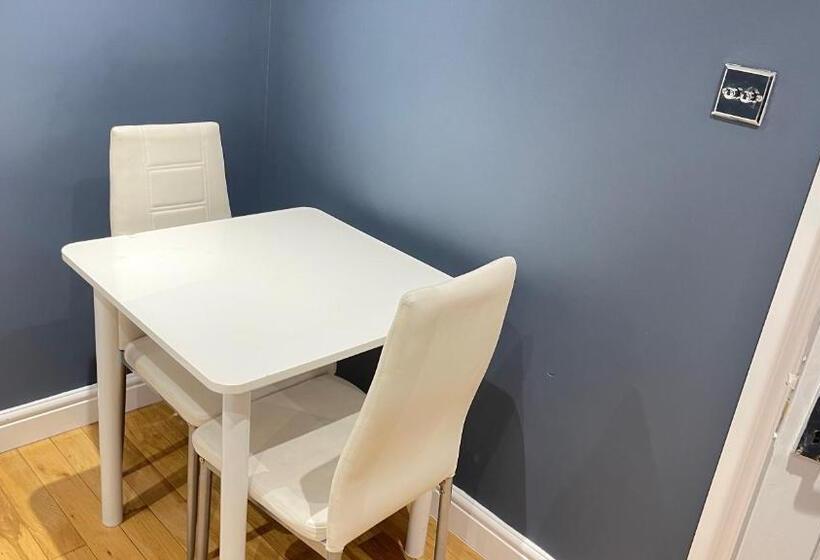 اتاق استاندارد, Apartment & Rooms In London