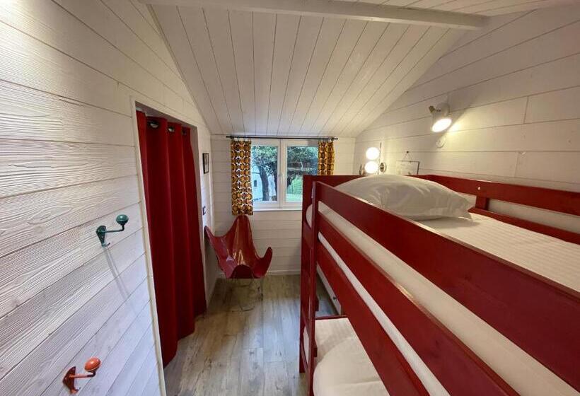 اتاق استاندارد, Le Cabanon De Chessy