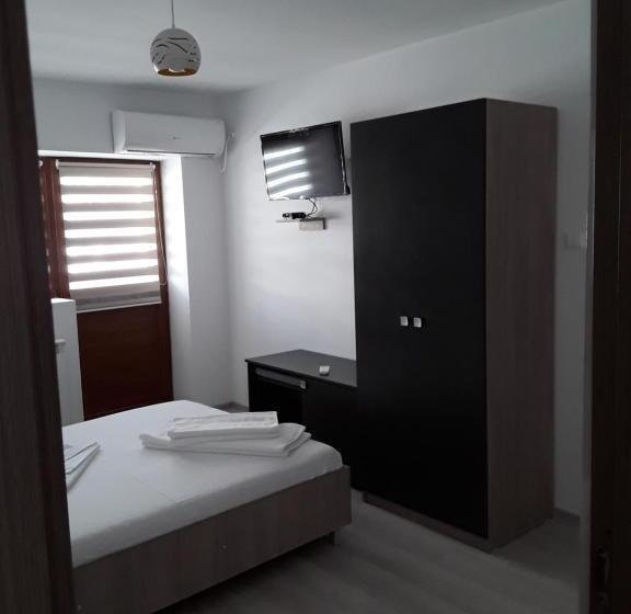 اتاق استاندارد, Camere De Inchiriat Central La Calciu