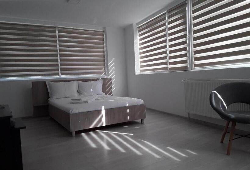 اتاق استاندارد سه نفره, Camere De Inchiriat Central La Calciu