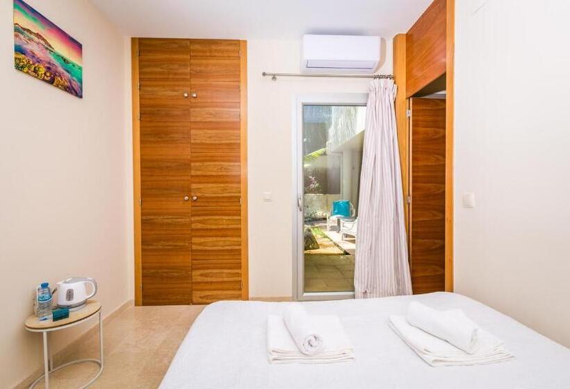 اتاق اکونومی, Villa Tranquila