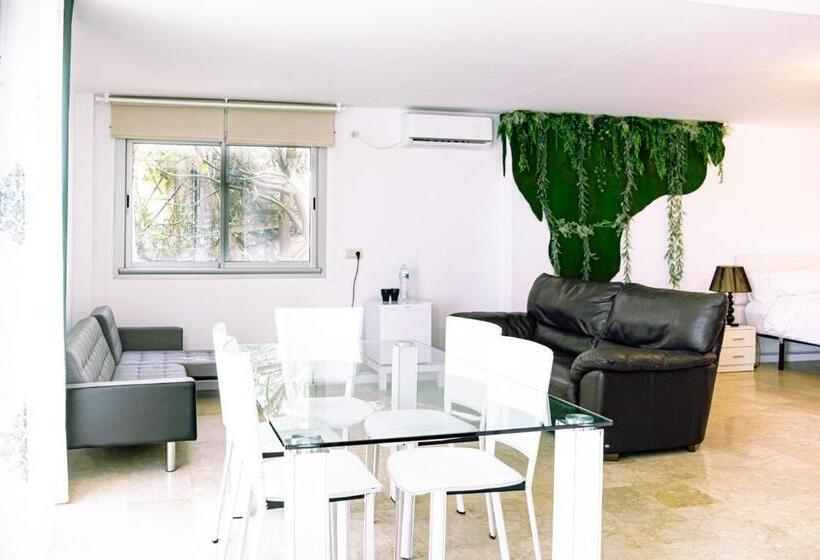 اتاق استاندارد چهارنفره با چشم‌انداز باغ, Villa Tranquila