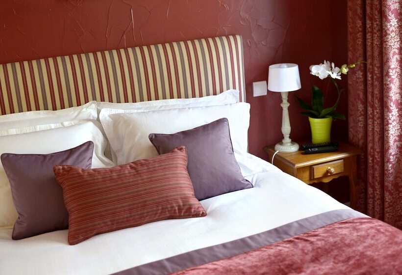Номер Deluxe, D Aragon   Place De La Comédie