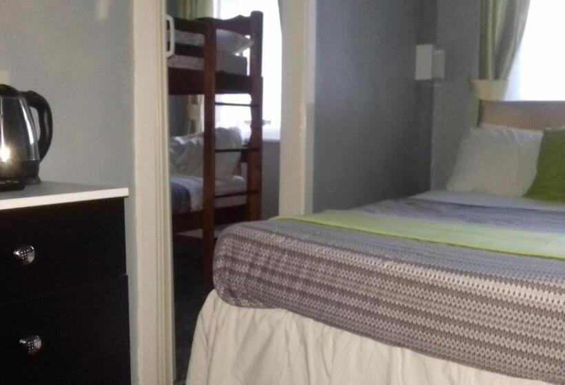 Quarto Familiar, Elmfield