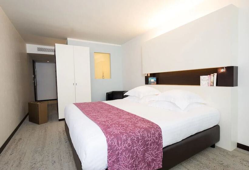 수피리어 룸 도시 전망, Royal Antibes   Luxury Hotel, Résidence, Beach & Spa