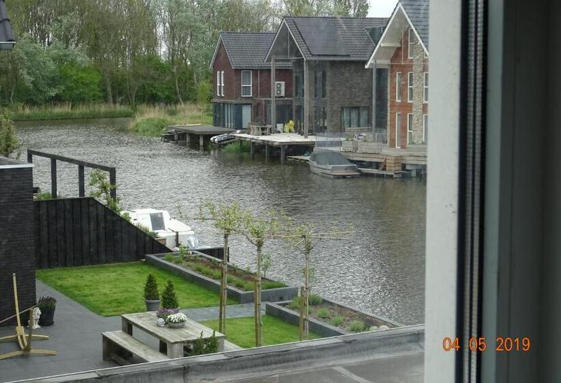 اتاق خانوادگی, B&b Snekerpoort