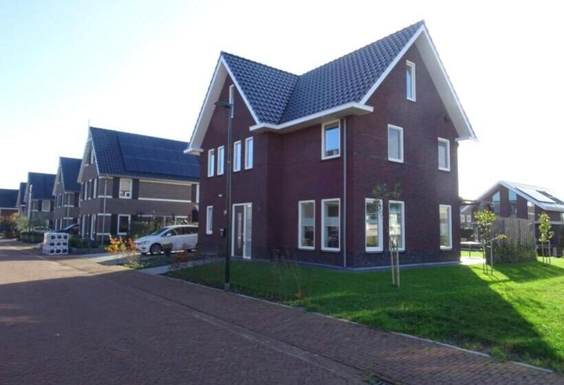 اتاق خانوادگی, B&b Snekerpoort